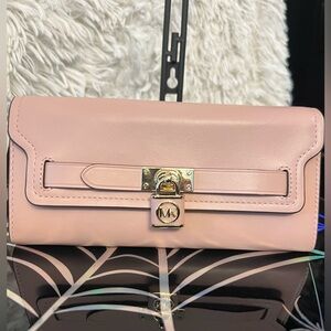 🩷NWT-MICHAEL  MICHAEL KORS HAMILTON LEGACY SMOKEY ROSE CARRYALL WALLET 🩷